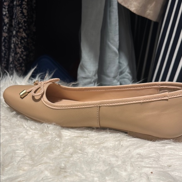Steve Madden Tan Leather Ballet Flats with Bow - Picture 3 of 4